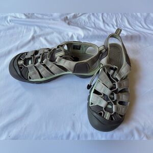 Like New Keen Shoes Womens Size 9 Grey/Green Newport H2 Water Sandals hiking